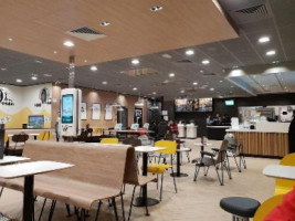 Mcdonald's San Maurizio Canavese inside