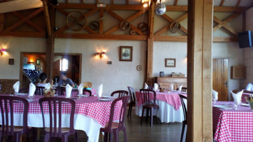 Auberge Du Moulin De Sarré inside