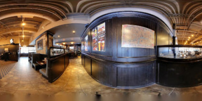 The Royal Oak - Centrepointe inside