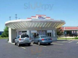 Greg's Frozen Custard outside