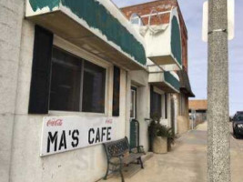 Ma's Cafe outside