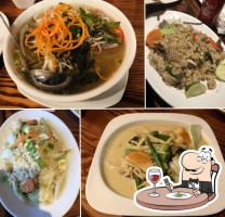 Bo's Authentic Thai Cuisine food