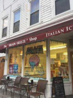 Brain Freeze Shoppe inside