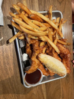 Rusty Bucket And Tavern inside