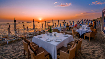 Gabbiano Beach food