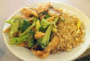 Chef Leo's China Bistro food