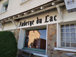 Auberge Du Lac outside