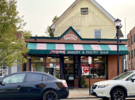 Abrantes Bakery Pastry Shop outside