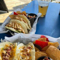 Winyah Bay Brewing Buzz's Roost food