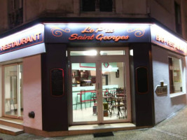 Le P'tit Saint Georges food