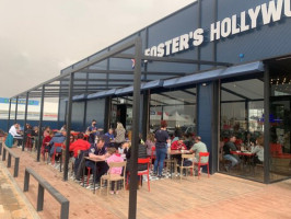 Foster's Hollywood Jaen Plaza food