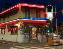 Les Arcades food