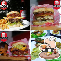 Moos Hamburgueseria food