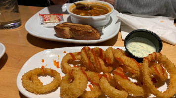 Boston Pizza Martensville food