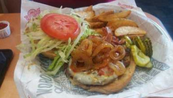 Fuddruckers food