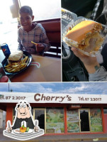 Cherry's Pizza food