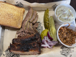 Billy Sims Barbecue food