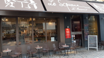 Le Square d'Aramis food