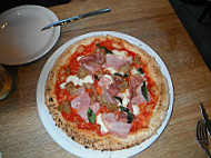 Famoso Neapolitan Pizzeria food