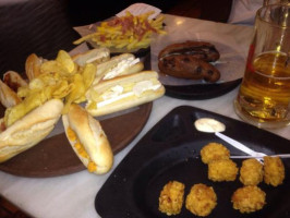 100 Montaditos food