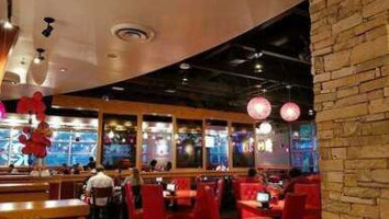 Red Robin Gourmet Burgers And Brews food