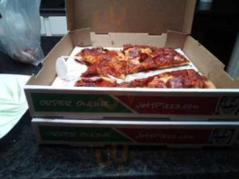 Jet's Pizza food