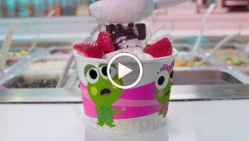 U-swirl Frozen Yogurt food