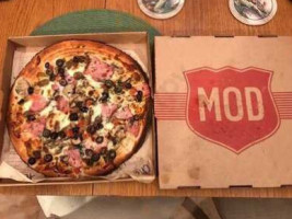 Mod Pizza food