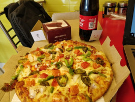 Domino's Pizza food