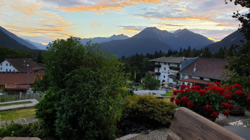 Gasthof Aschlandhof outside