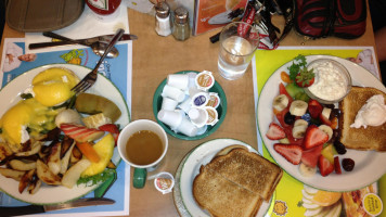 Cora Breakfast & Lunch food