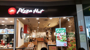 Pizza Hut Alegro Setubal food