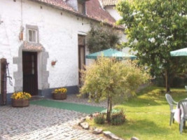 La Ferme Du Faubourg outside