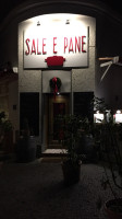 Sale e Pane outside