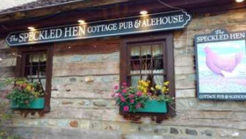 Speckled Hen Cottage Pub outside