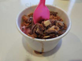 Yogurtland food