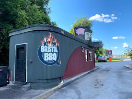 Bristol Bbq outside