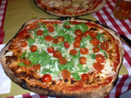 Pizzeria La Rustica food