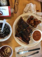 Smokey Mo's Bbq food