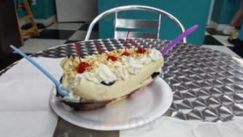 Ottaway’s Ice Cream Parlor food