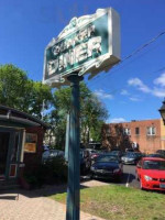 Quaker Diner outside