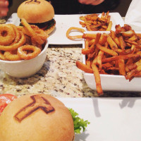 Toma-burgeraddiction food