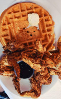 Ma Momma's House Of Cornbread, Chicken And Waffles food