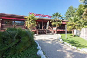 Hippopotamus Steakhouse outside