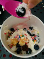 Yogurtland food