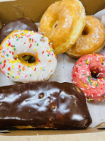 Rainbow Donuts (norwalk) outside