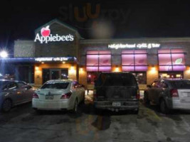 Applebee's outside