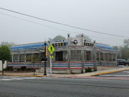 Berlin Diner outside