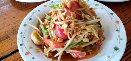 ร้าน ส้มตำ เจ้ สายหยุด ๕ ครก food