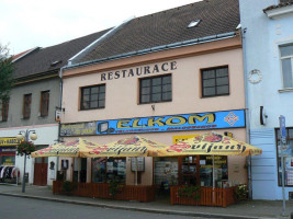 Restaurace Na Půdě inside